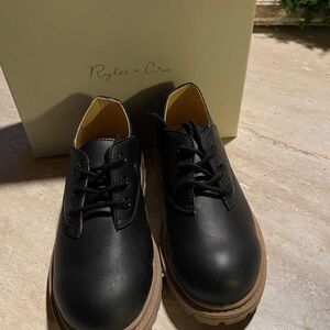 Rylee + Cru Black and Tan Kids Dress Shoes